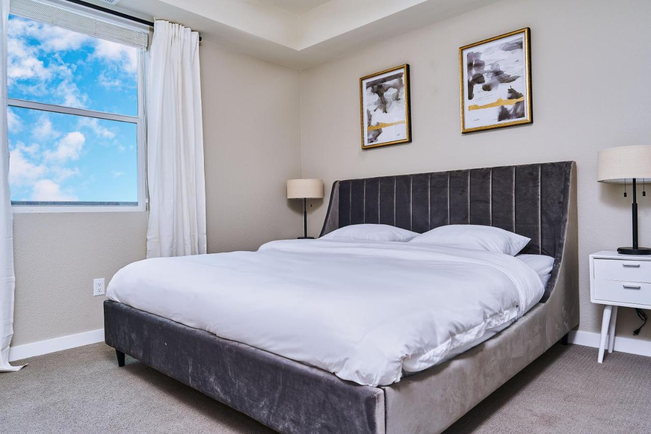 Luxurious 2 King Bedrooms City, & Corner Lake View Sparks Εξωτερικό φωτογραφία